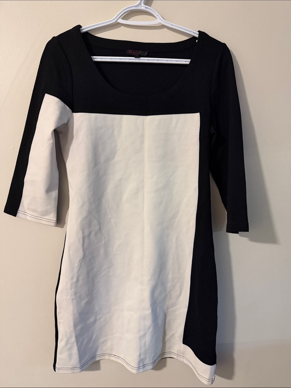 Black & White Colorblock Scoop Neck Top